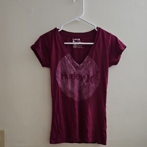 Small Hurley Women's‎ V-Neck T-Shirt - Maroon